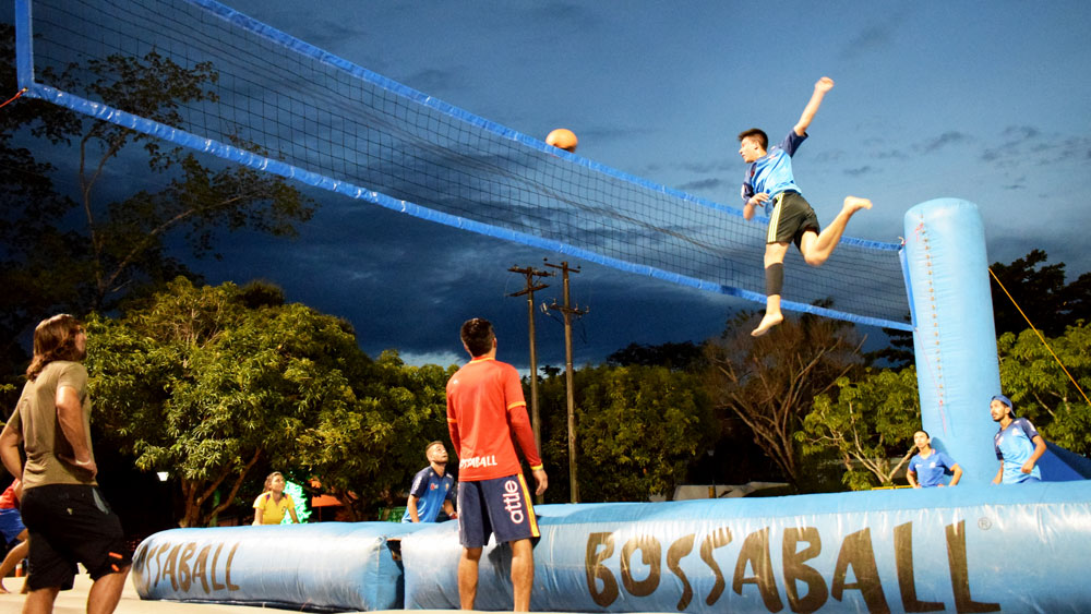 Cafam Melgar Nuevo deporte Bossaball Cajas de compensación fútbol voleibol voley playa deporte hibrido música fútbol gimnasia Capoeira